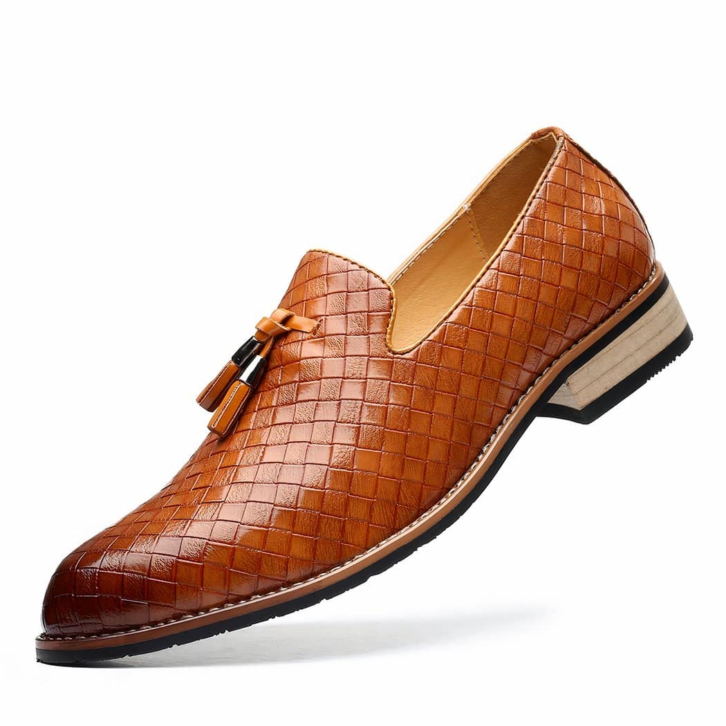 Tassel loafers in woven synthetic leather