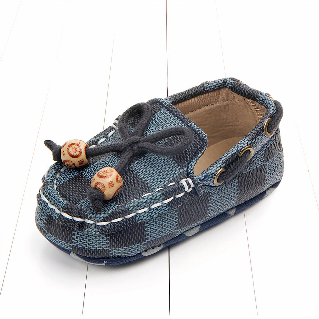 Trendy checkered baby moccasins with decorative beads