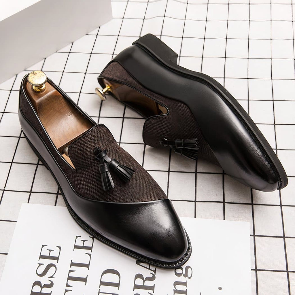 Two-material tassel loafers with contrasting effect