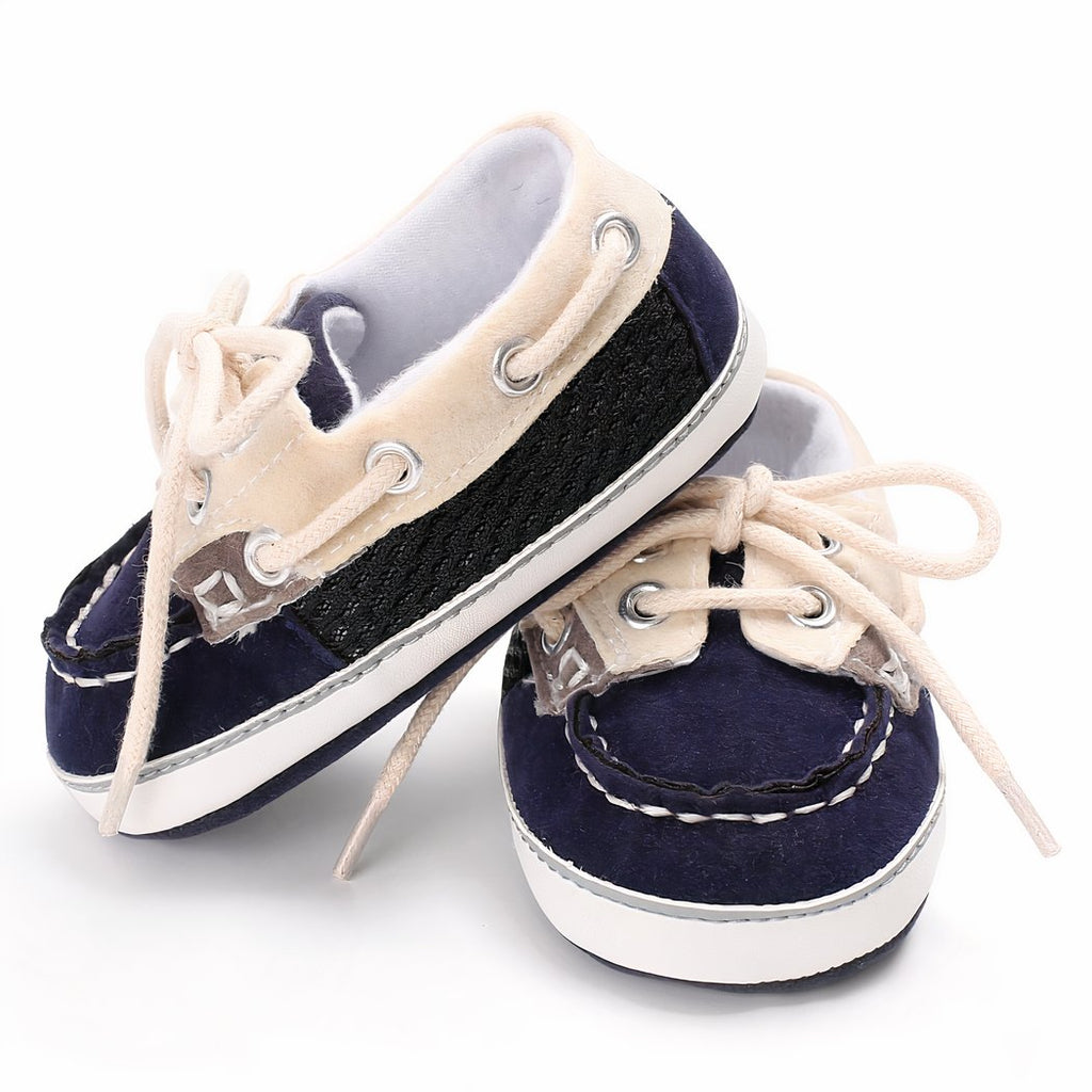 Two-tone lace-up boat moccasins for baby boys