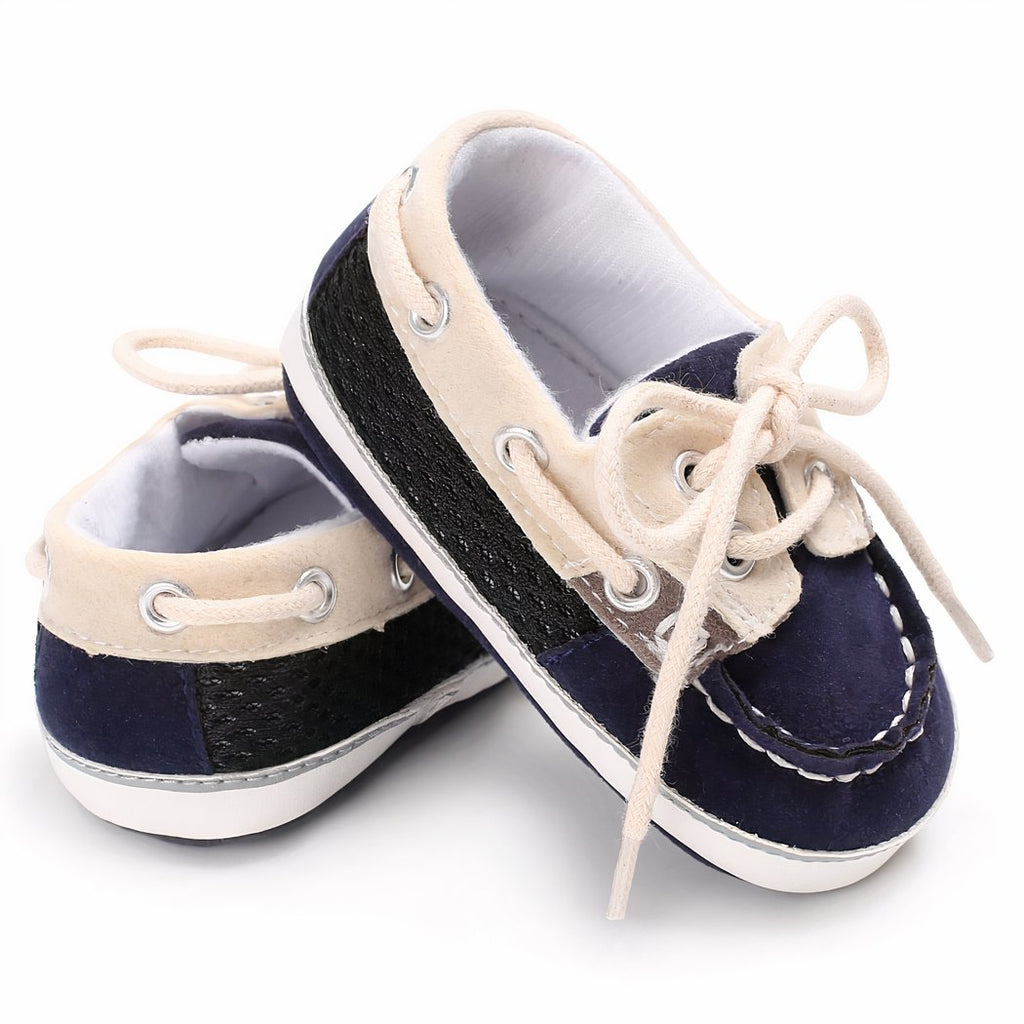 Two-tone lace-up boat moccasins for baby boys