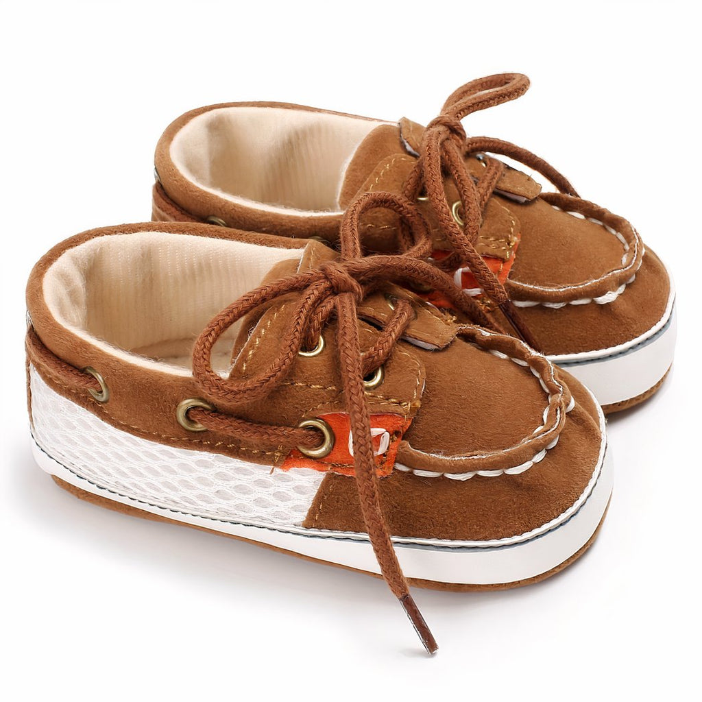 Two-tone lace-up boat moccasins for baby boys
