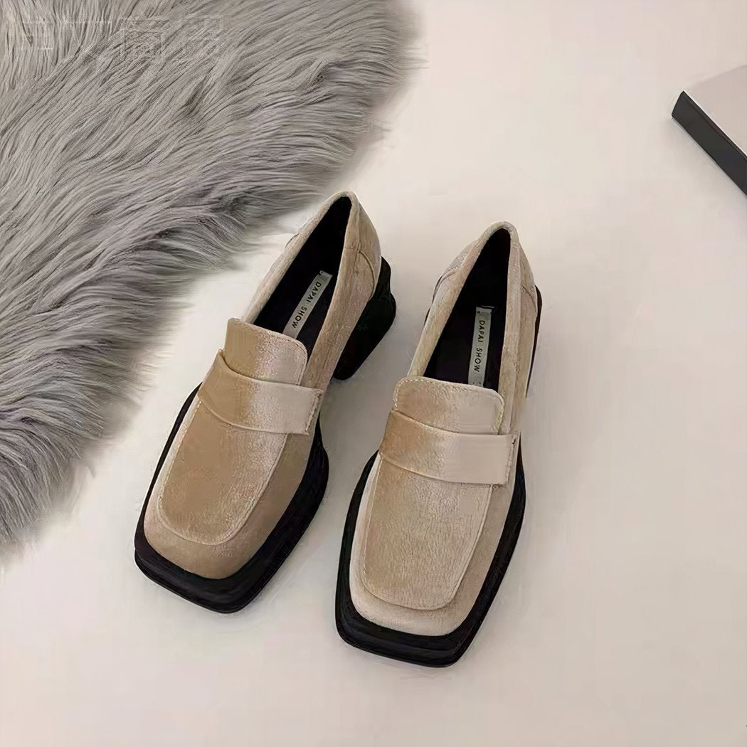 Velvet loafers with heel for women