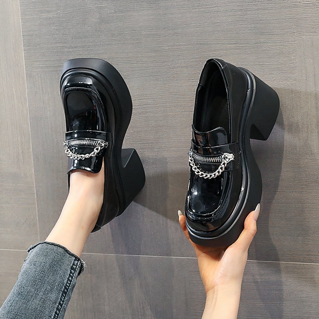 Women's leather 8cm heeled loafer
