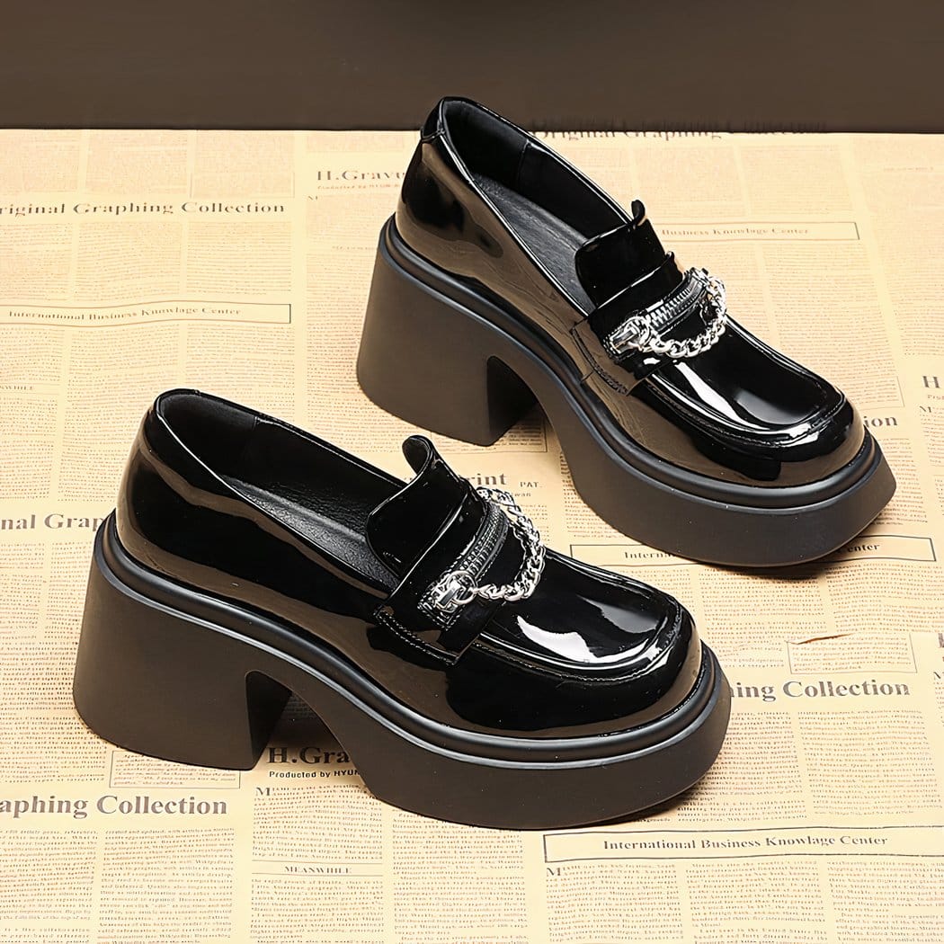 Women's leather 8cm heeled loafer