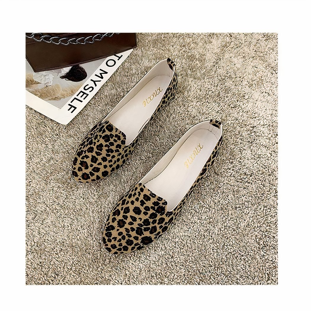 Women's flat leopard print loafers