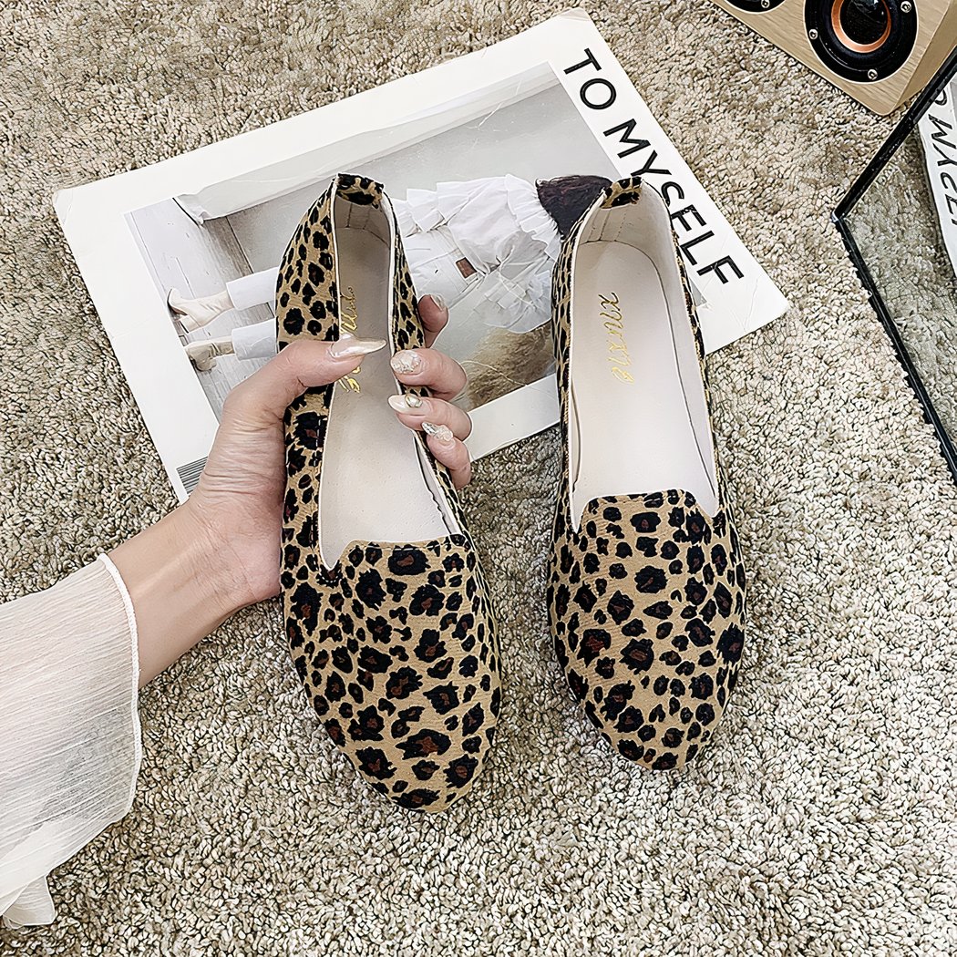 Women's flat leopard print loafers