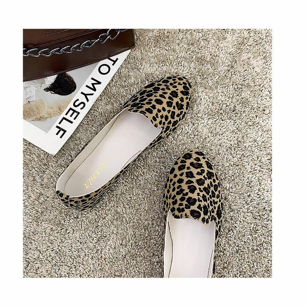 Women's flat leopard print loafers