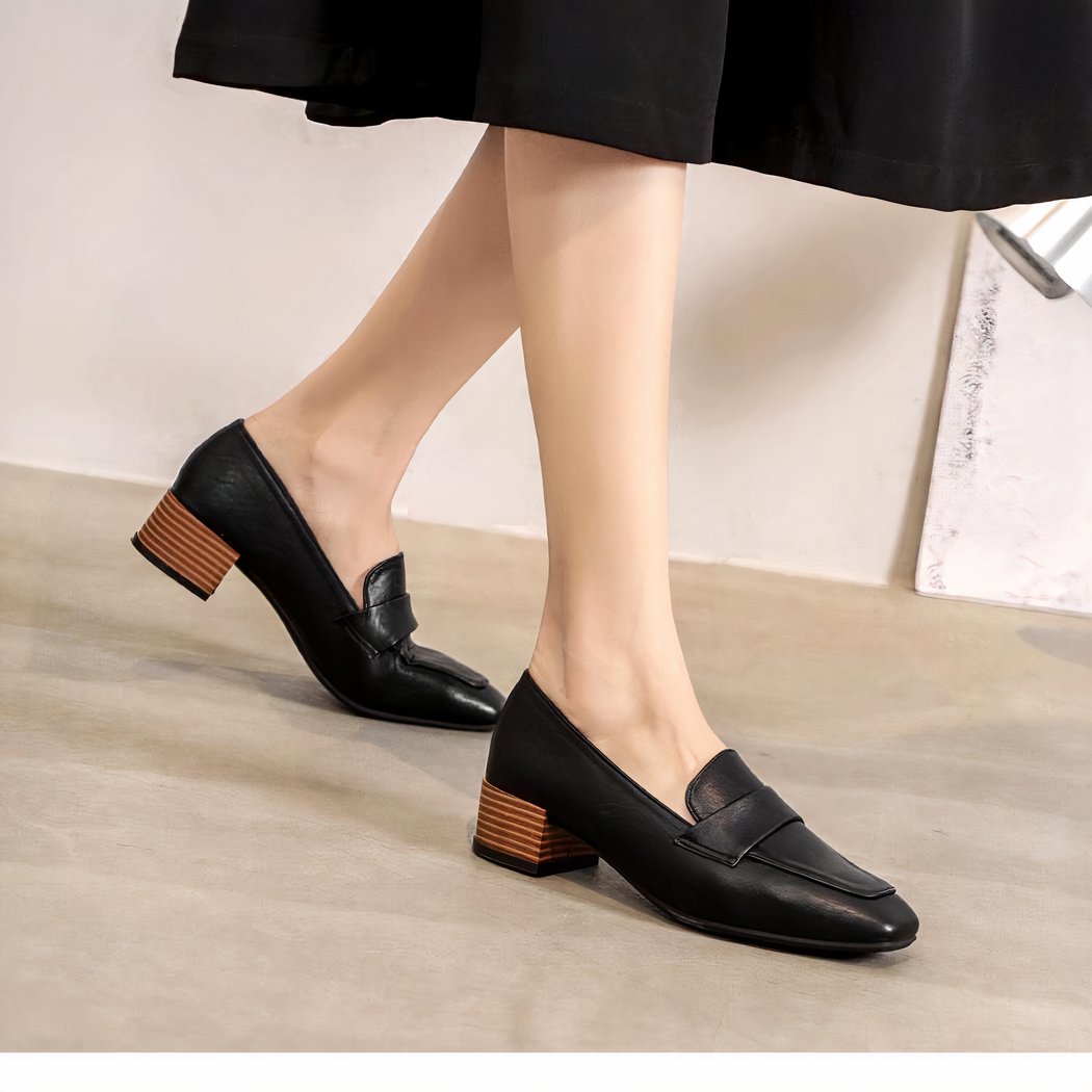 Women's low-heeled square loafers