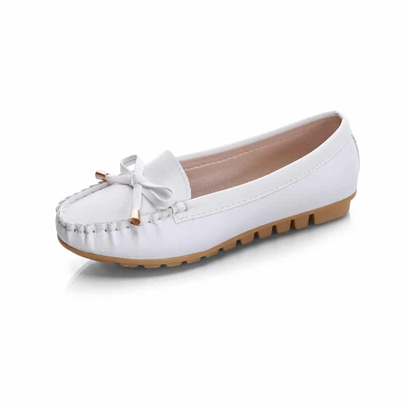 Women's loafers in faux leather with thick soles