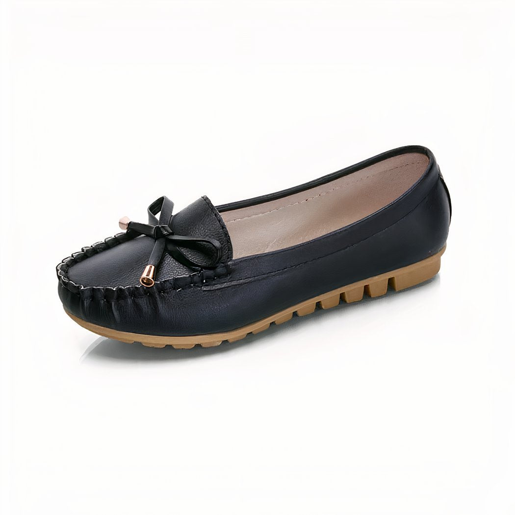 Women's loafers in faux leather with thick soles