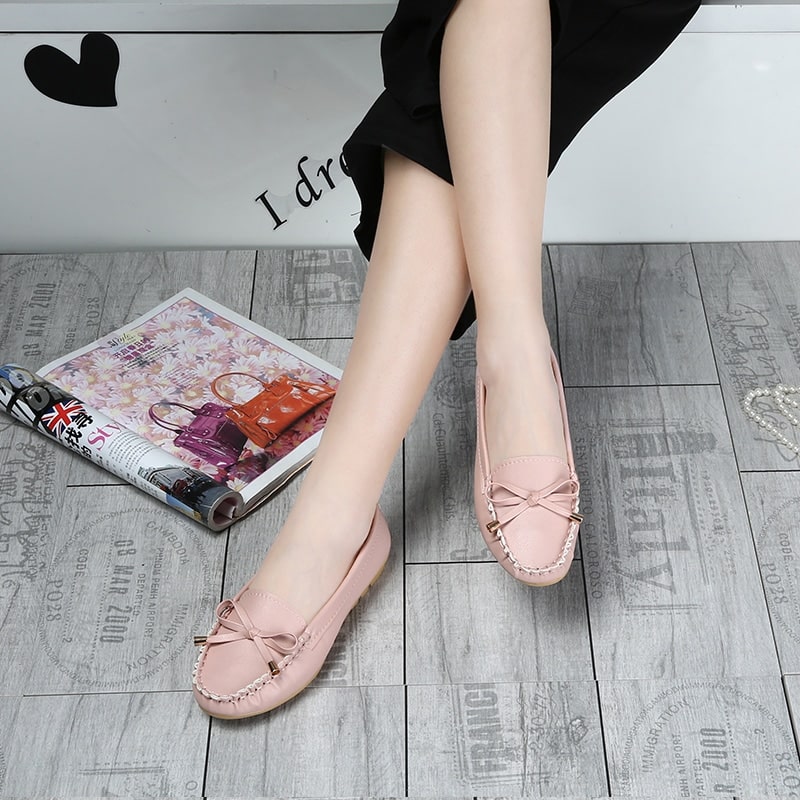 Women's loafers in faux leather with thick soles