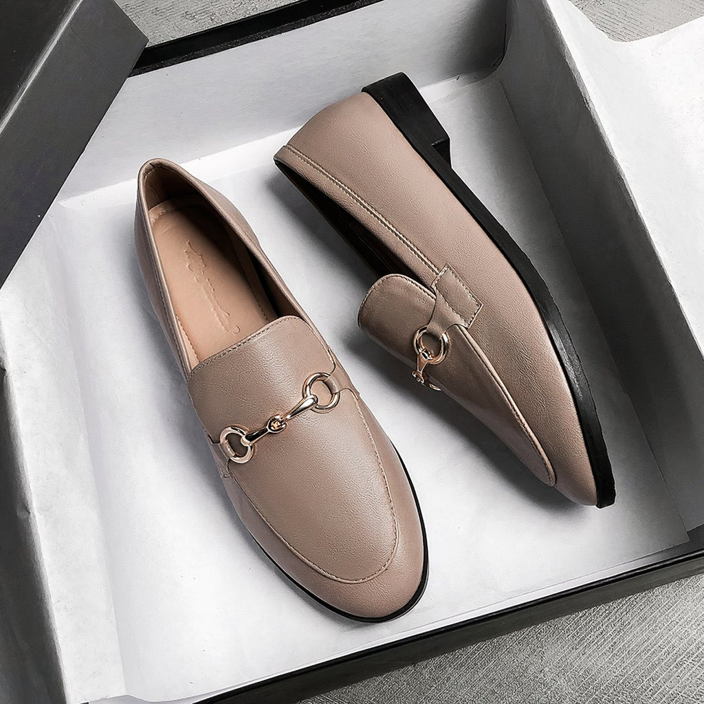 Women's loafers in imitation leather with gold details