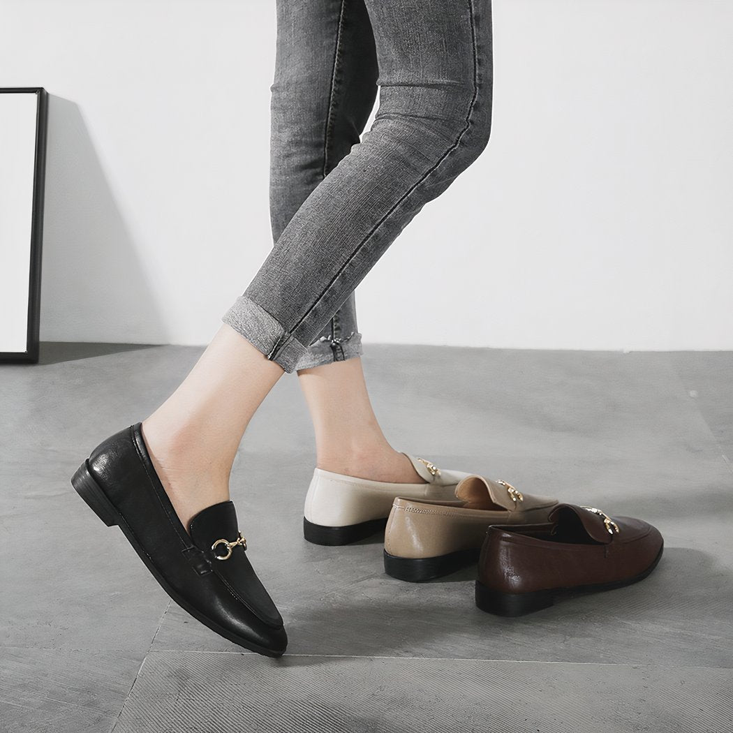 Women's loafers in imitation leather with gold details