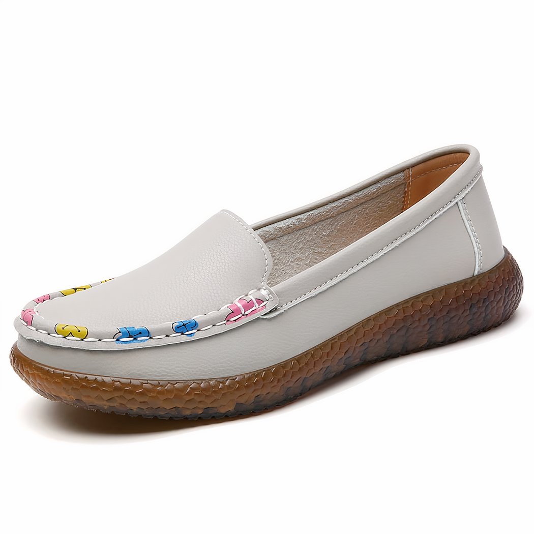 Women's loafers with discreet floral motifs