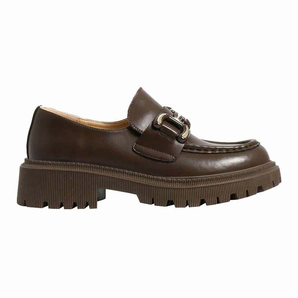 Women's loafers with thick heels in neutral colors
