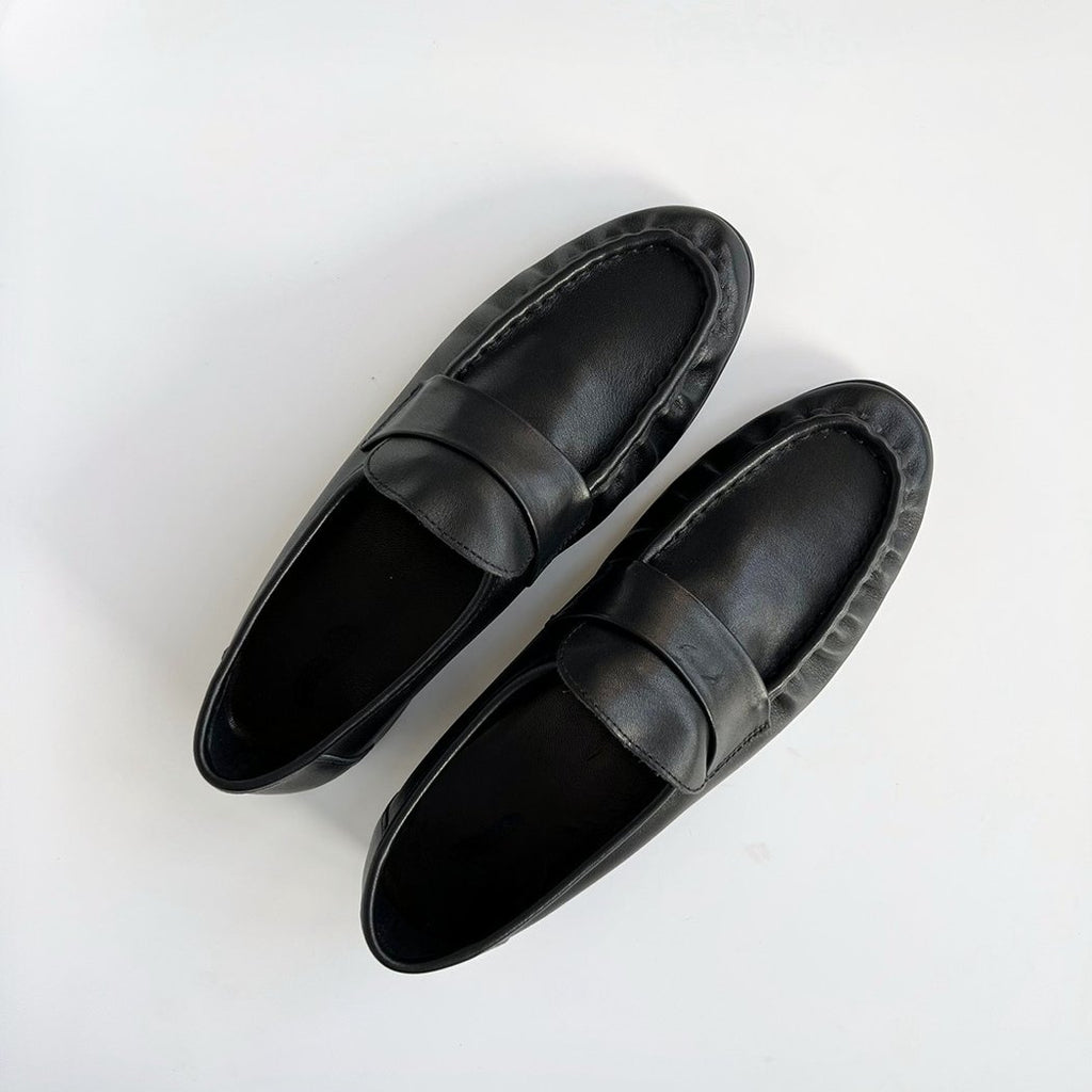Women's retro loafers in soft leather with square heels