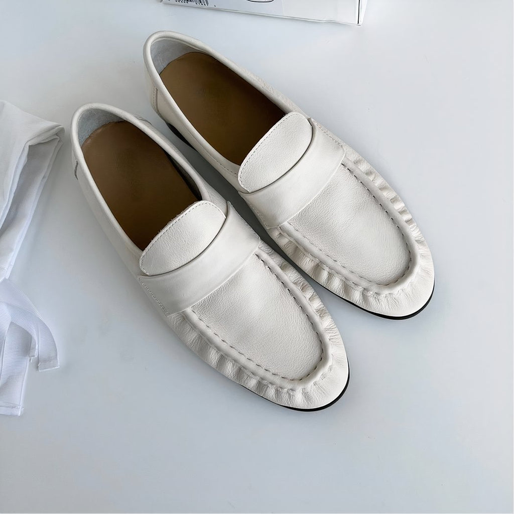 Women's retro loafers in soft leather with square heels