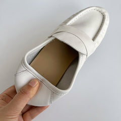 Women's retro loafers in soft leather with square heels, White