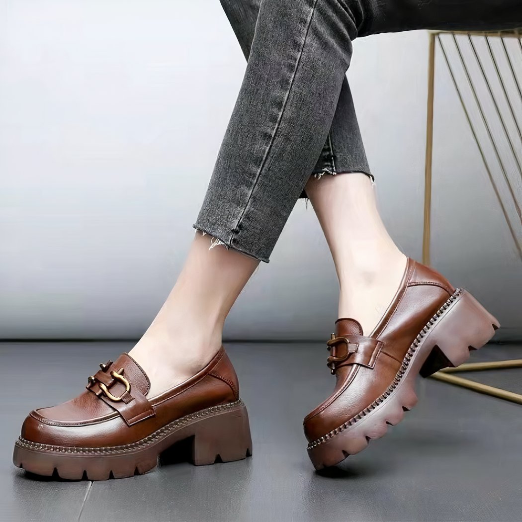 Women's retro-style synthetic leather loafers