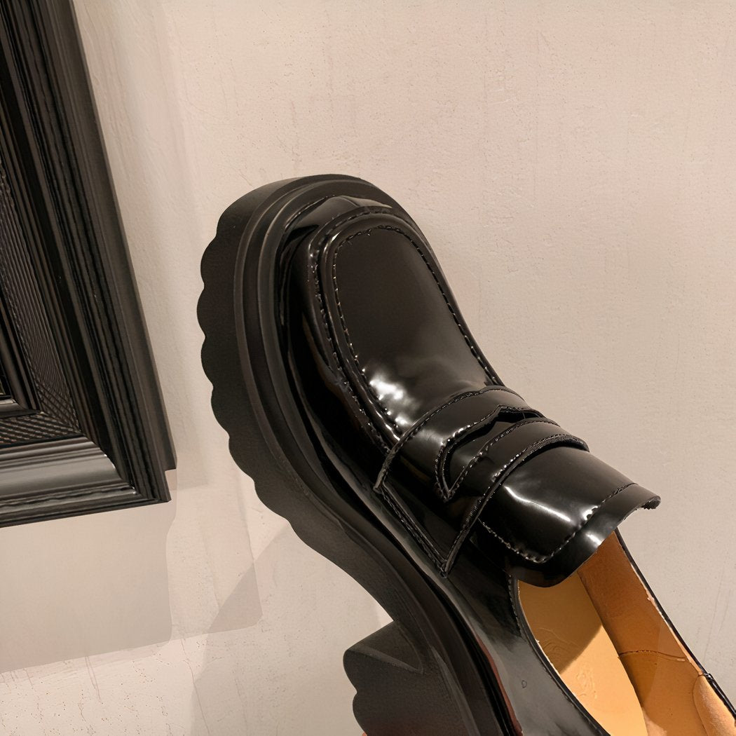 Women's synthetic leather heeled loafers