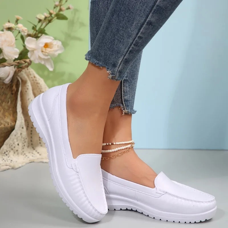 Women's comfort loafers with soft sole in Black, close-up