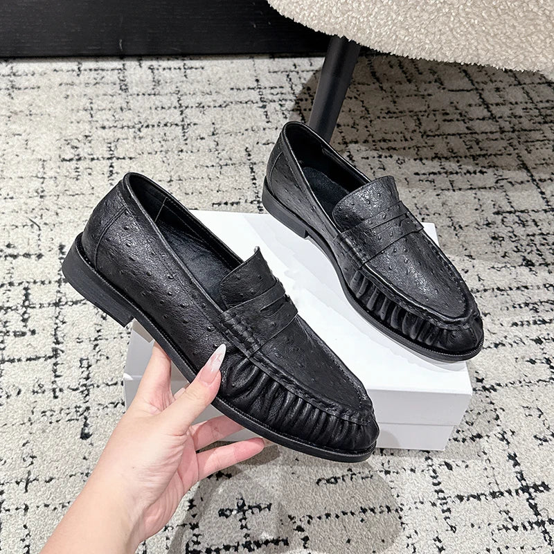 Women's croc-effect penny loafer in Burgundy