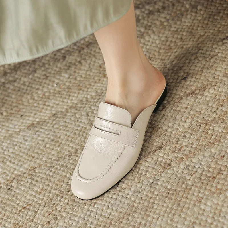 Women's leather penny loafer mule with low heel, beige version, view 5