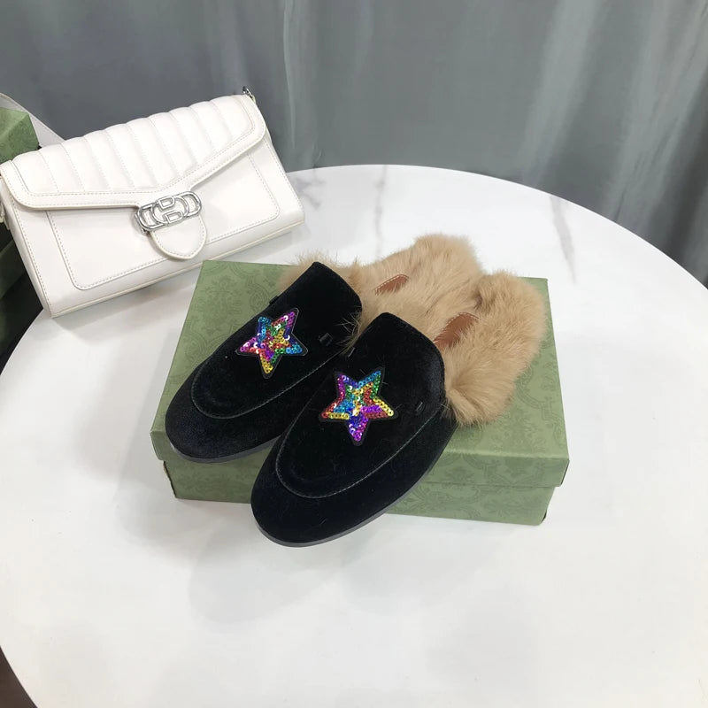 Women's lined mule with embroidered stars and velvet in black velvet