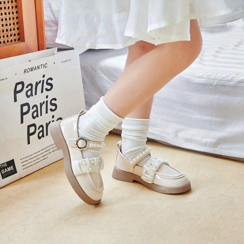 Beaded faux leather moccasins for girls - Image 2