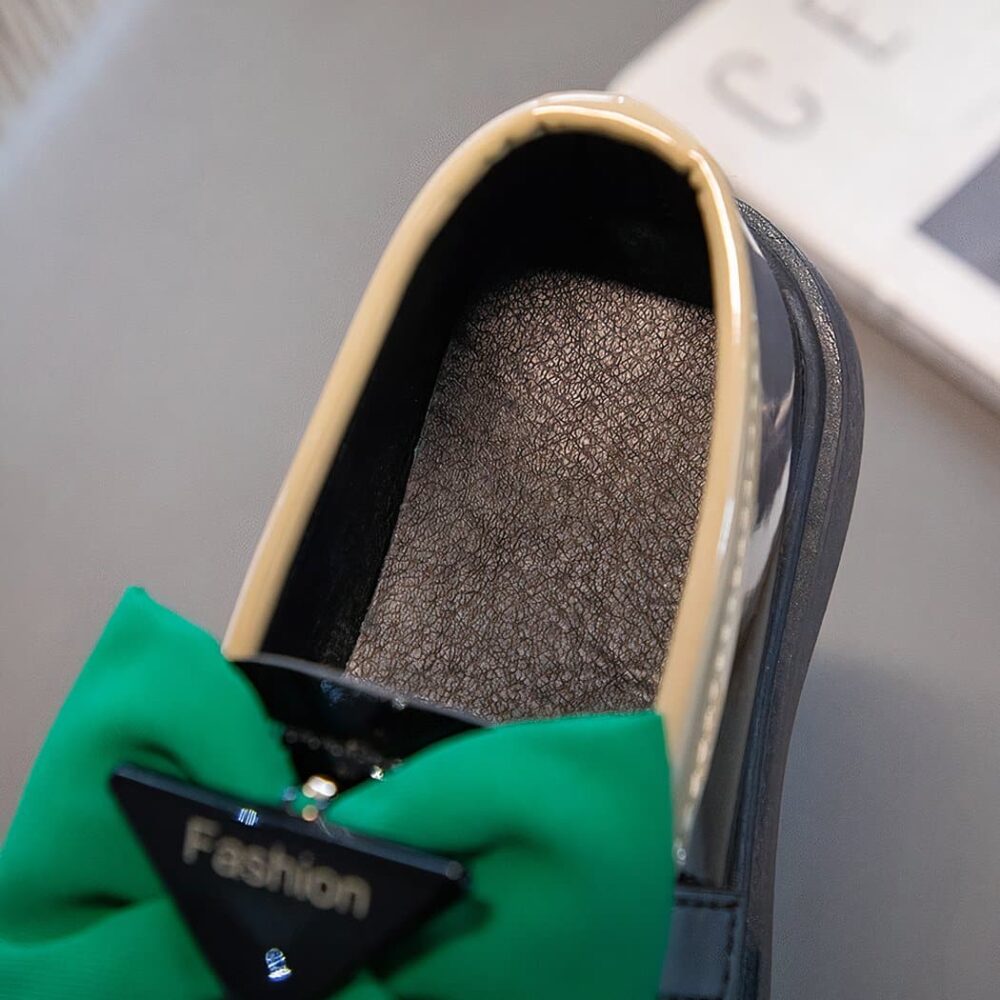 British-style moccasin for girls - Image 4