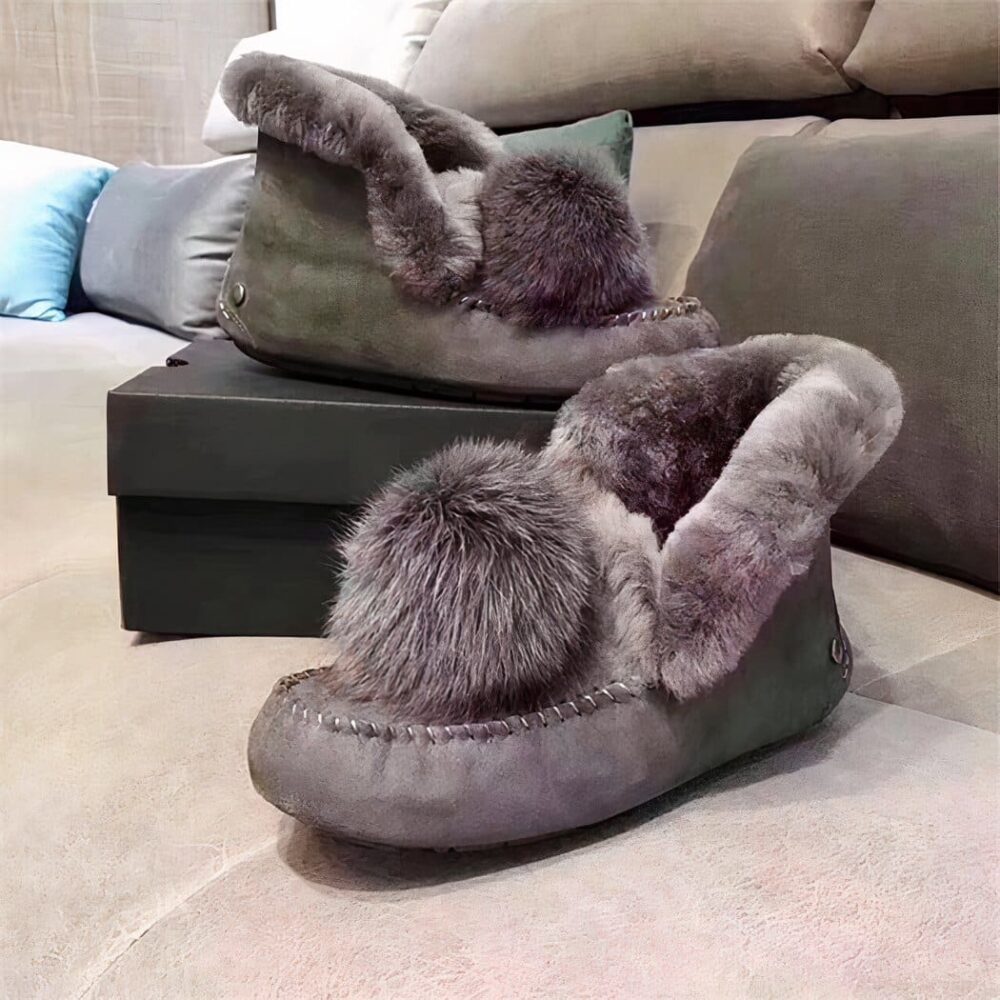 Indian moccasin in suede with pompom lining - Image 2