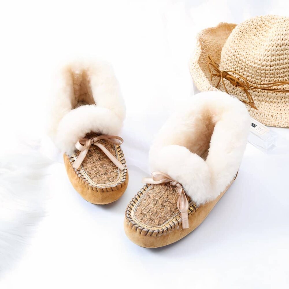 Indian moccasins in lined suede and tweed upper - Image 10