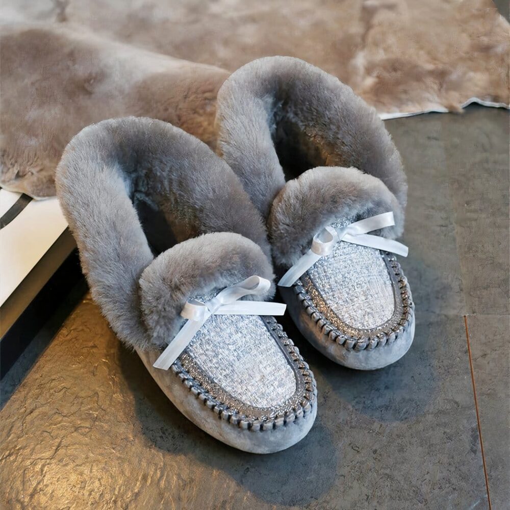 Indian moccasins in lined suede and tweed upper - Image 14