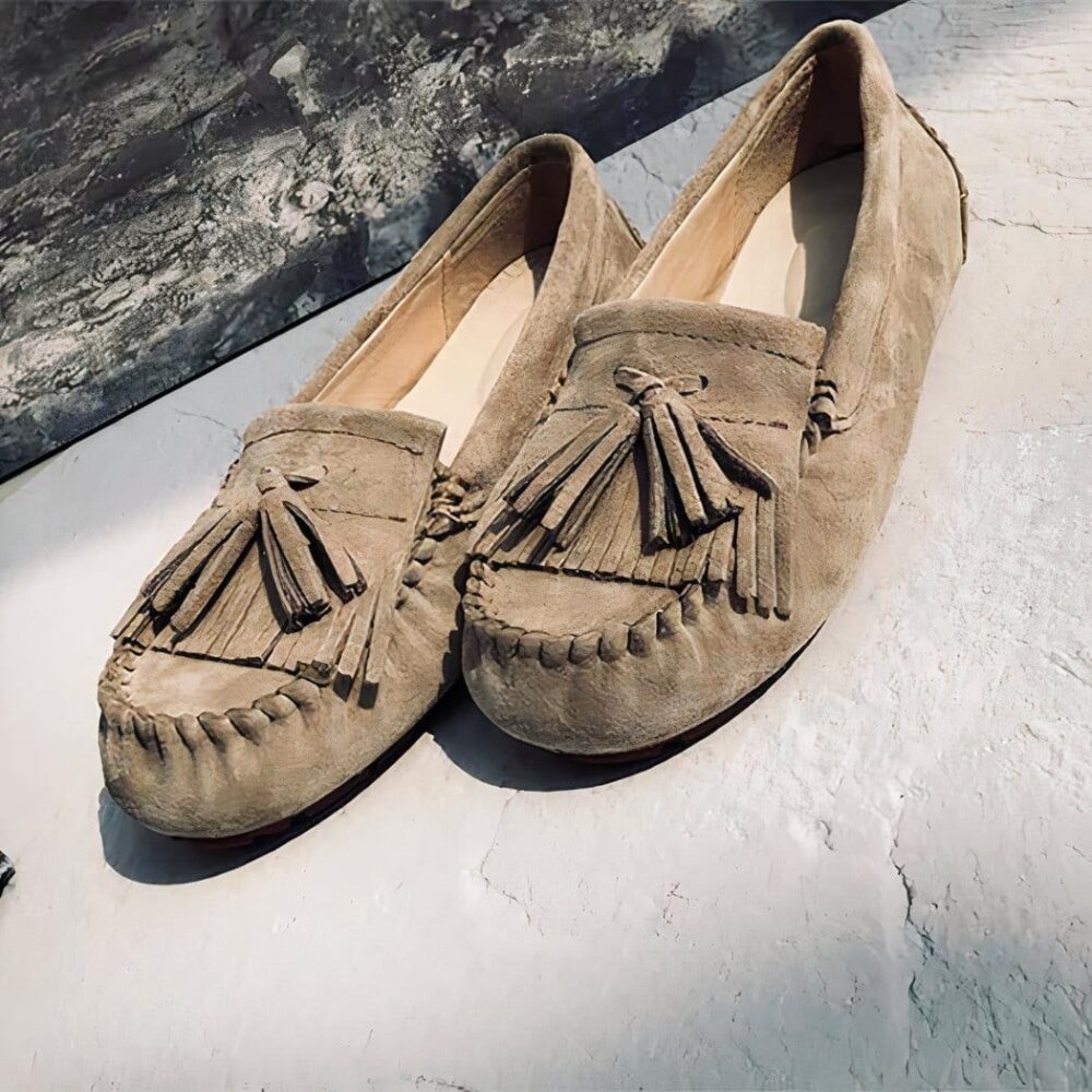 Indian suede moccasins with tassels - Image 3