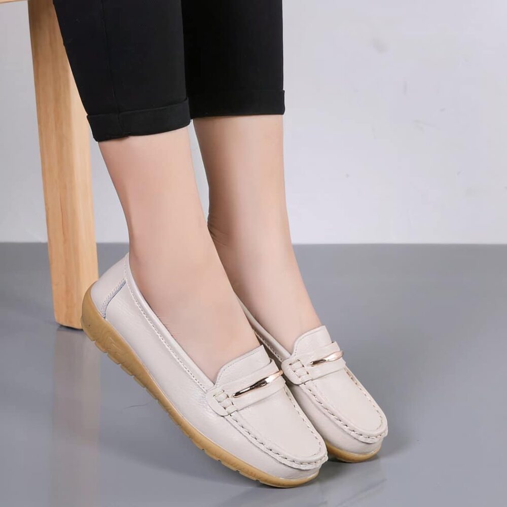 Leather-effect loafers with metal bar for women - Image 4