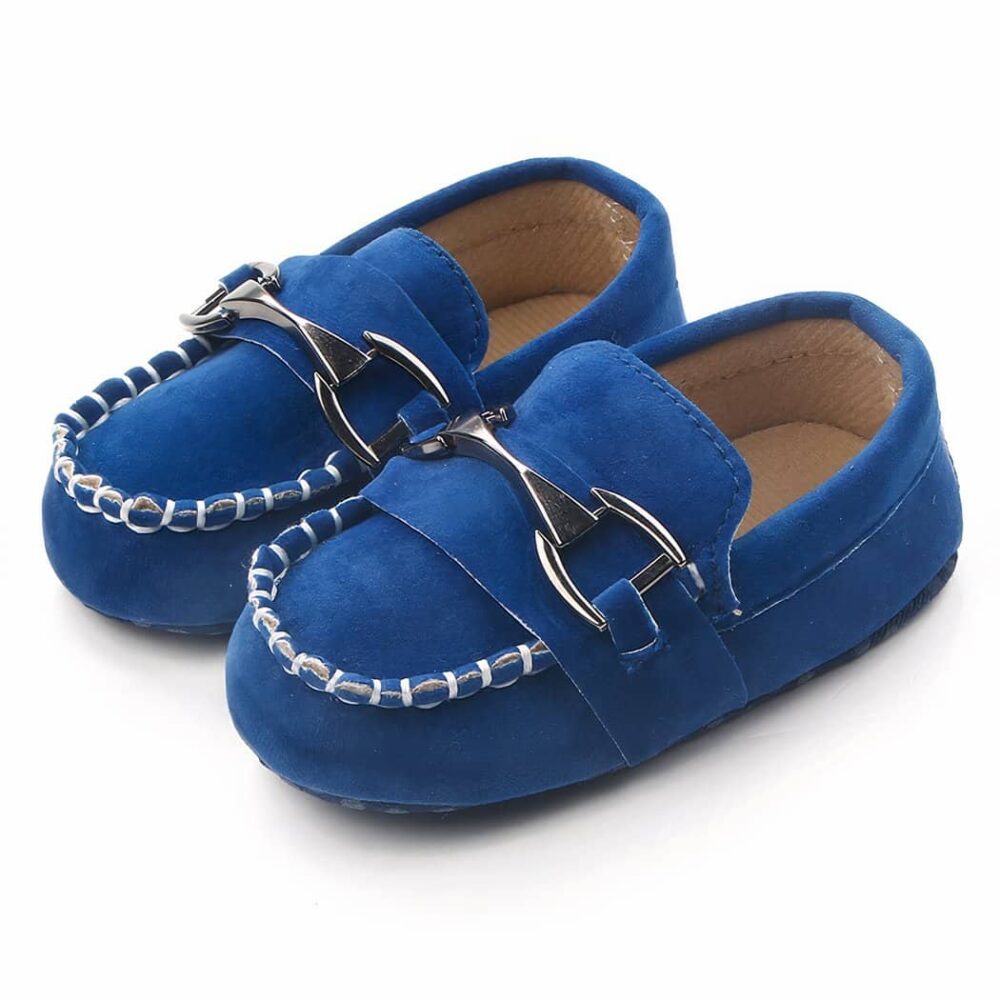 Soft suede baby boy moccasins with silver studs - Image 6