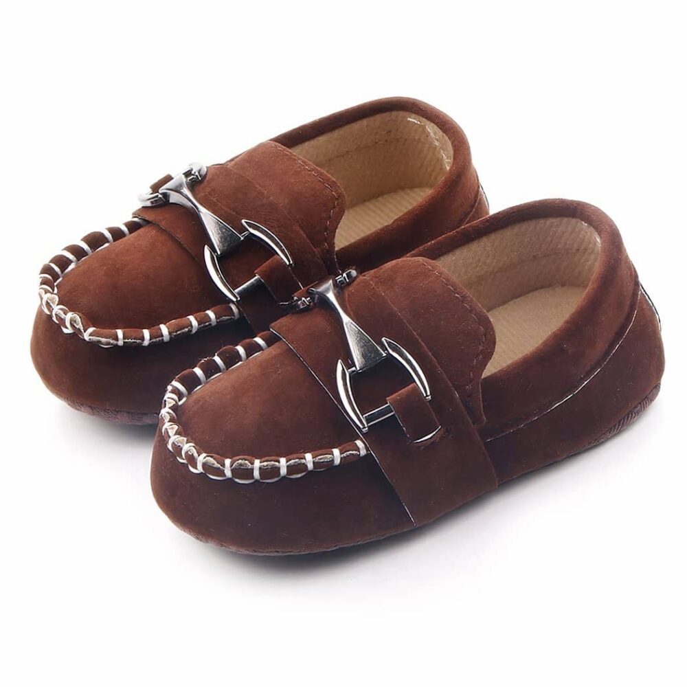 Soft suede baby boy moccasins with silver studs - Image 8