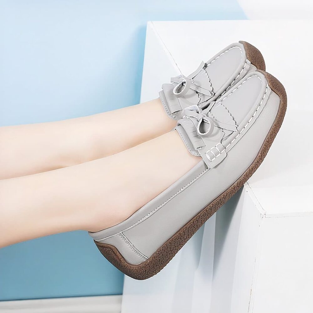 Synthetic leather loafers with fringe and bow - Image 6