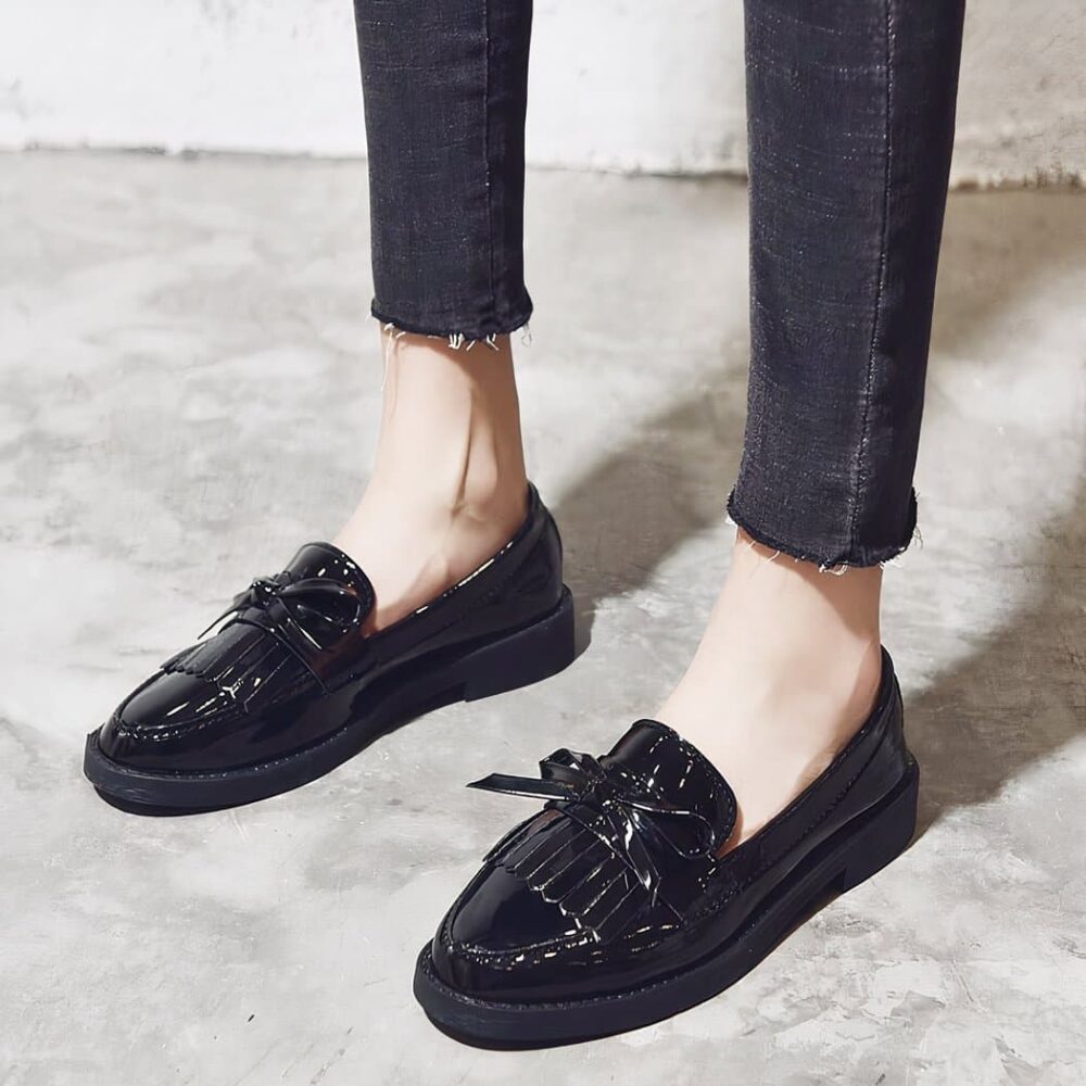 Women's fringed patent loafers - Image 6