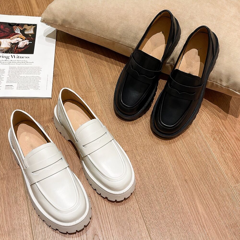 Women's synthetic leather platform loafers