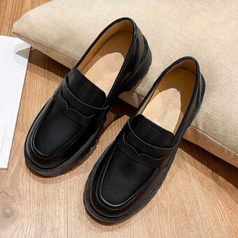 Women's synthetic leather platform loafers