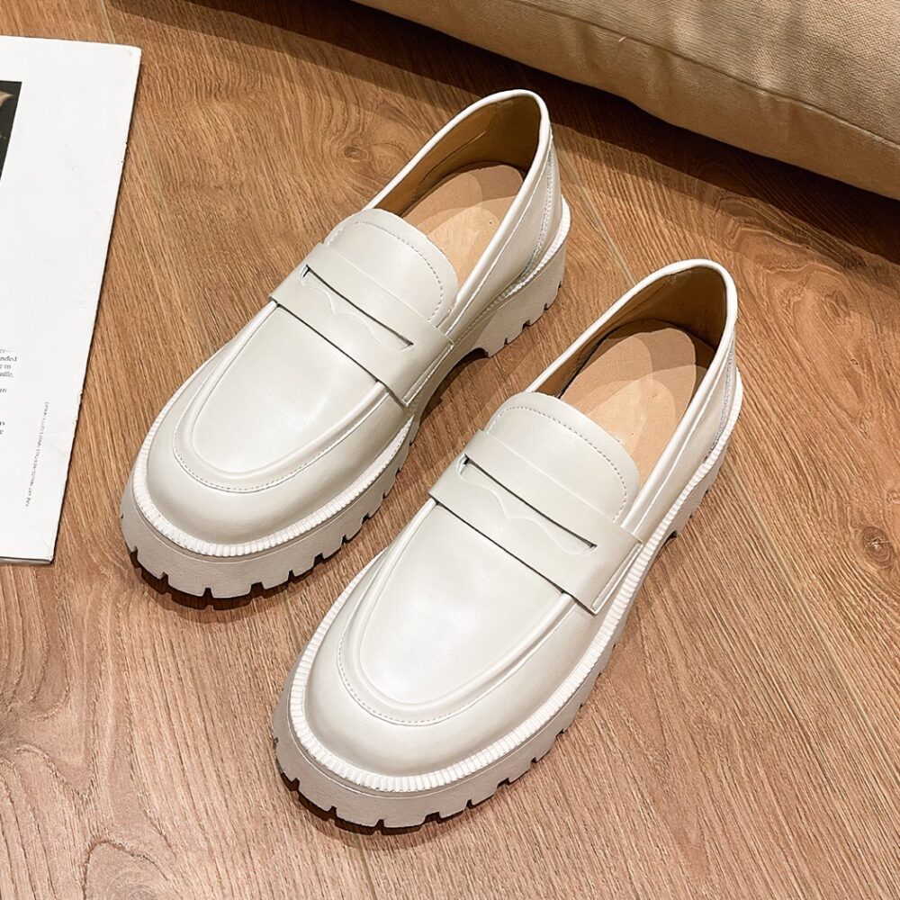Women's synthetic leather platform loafers