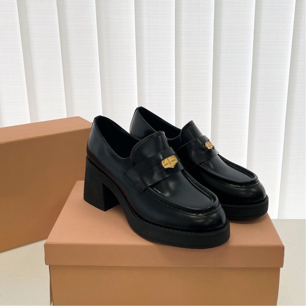 Black leather square-heeled loafers for women - Image 2