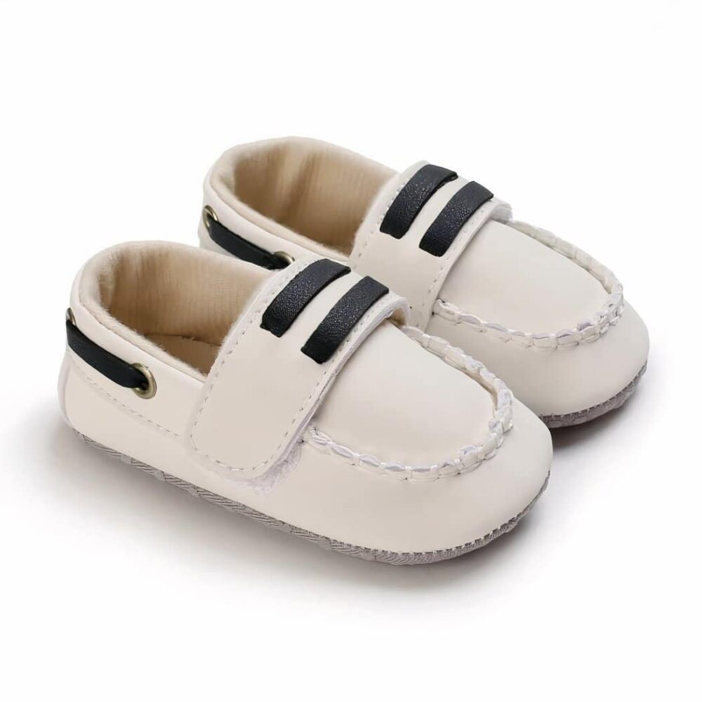 Boat moccasins with velcro closure for babies - Image 2