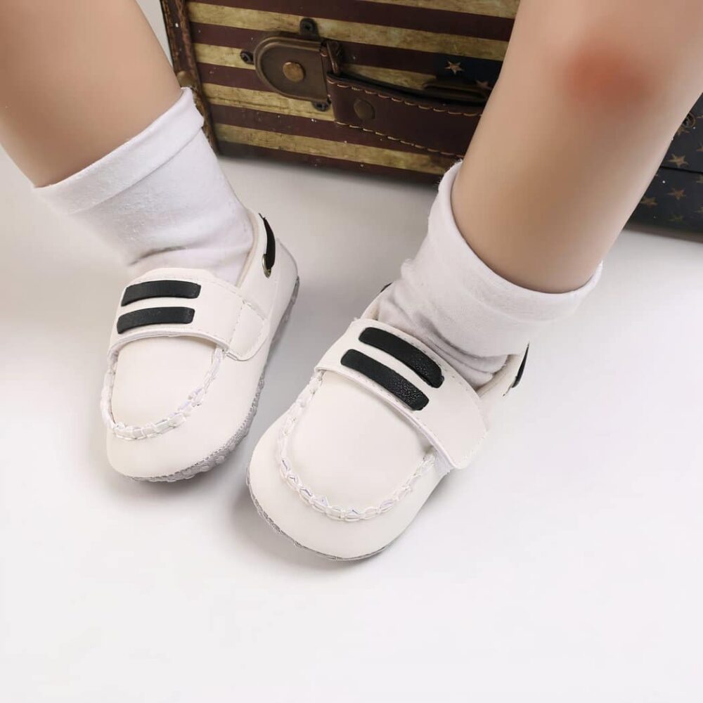 Boat moccasins with velcro closure for babies - Image 5