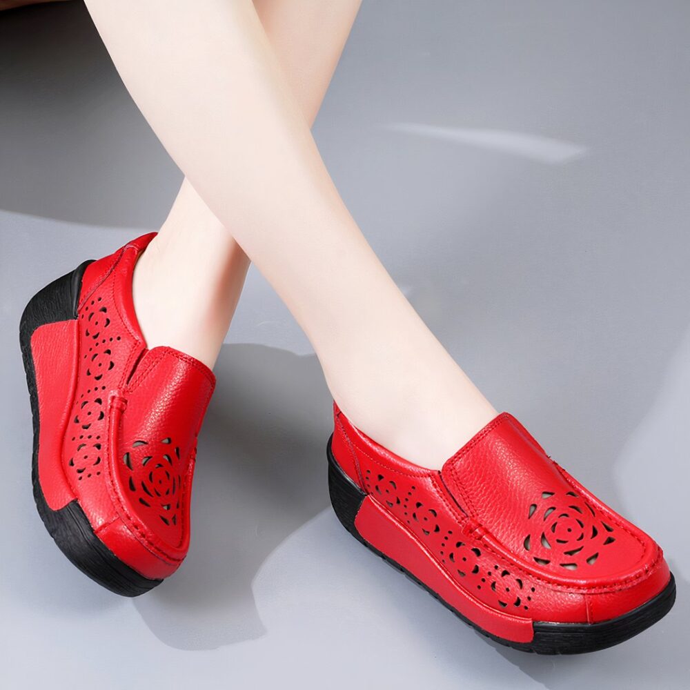 Breathable orthopedic moccasins for women - Image 2