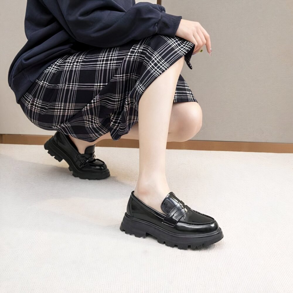 Moccasins in smooth synthetic leather with thick sole - Image 6