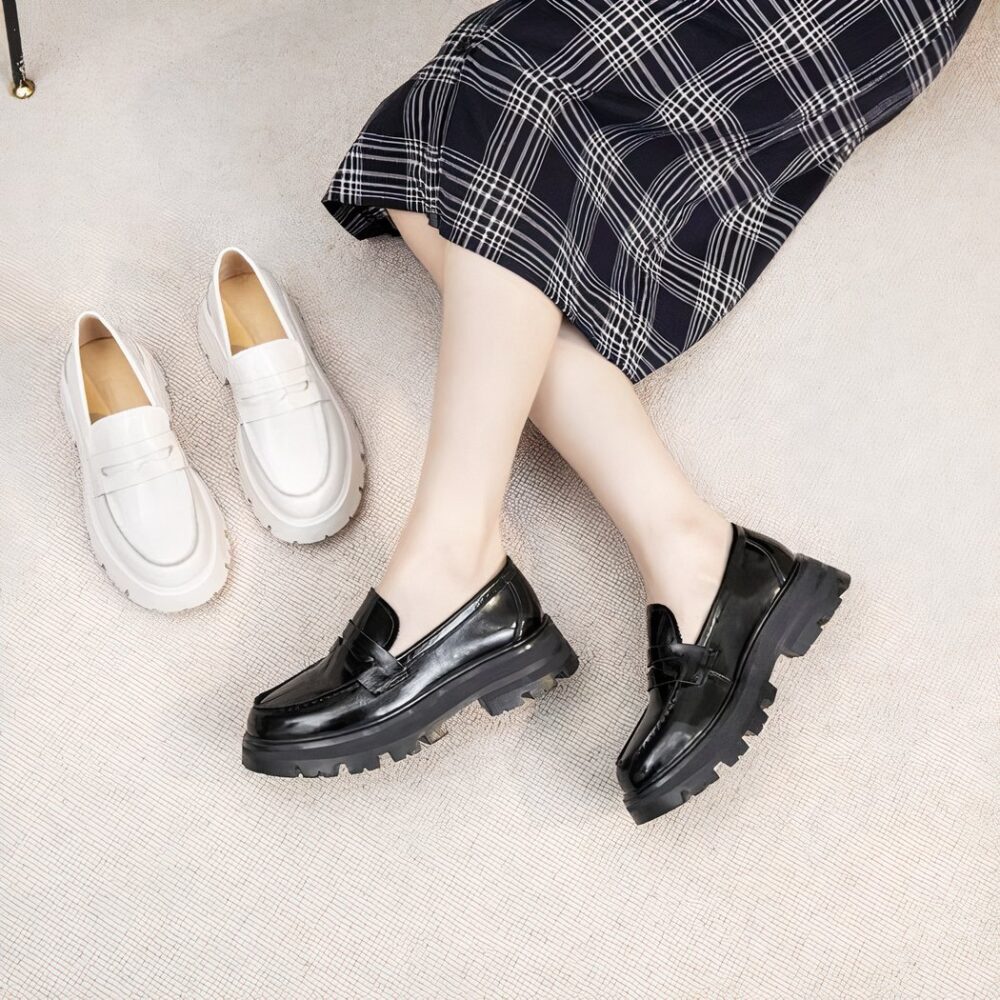 Moccasins in smooth synthetic leather with thick sole - Image 7