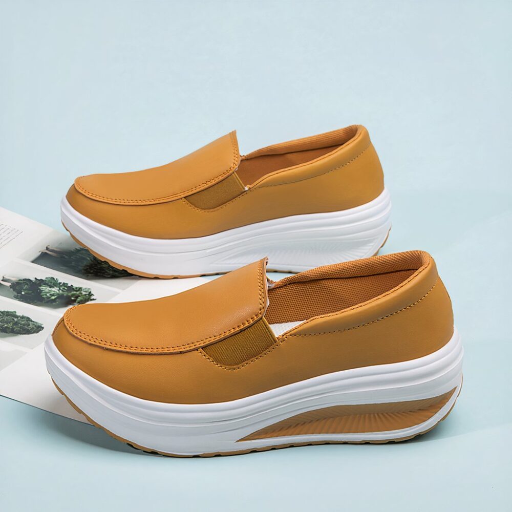 Orthopedic moccasins in imitation leather with platform - Image 9
